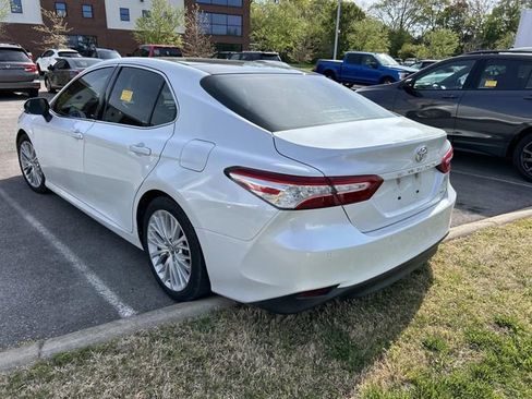 Used 2018 Toyota Camry XLE image 6