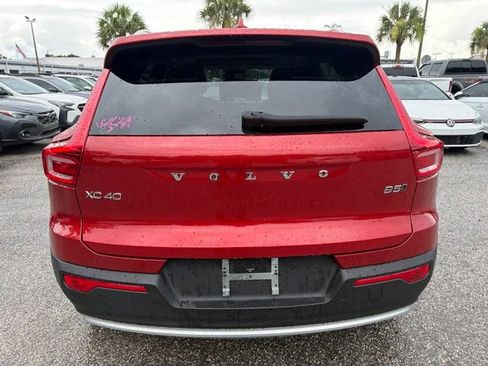 Used 2024 Volvo XC40 B5 Plus AWD/4WD image 3
