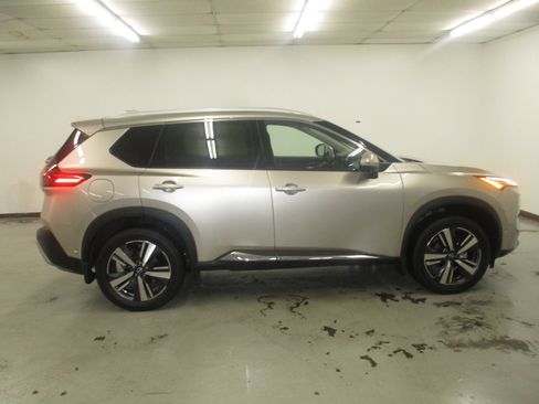 Used 2023 Nissan Rogue Platinum w/ Platinum Premium Package AWD/4WD image 10