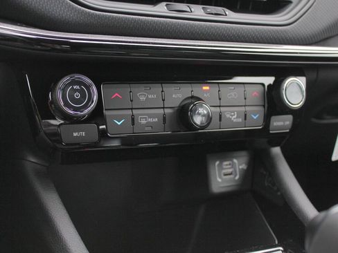 New 2026 Jeep Compass Limited w/ Limited Altitude Pack image 27