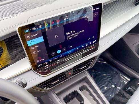 New 2026 Volkswagen Tiguan SE image 18