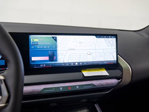 Used 2025 BMW X3 xDrive30i w/ Premium Package image 22