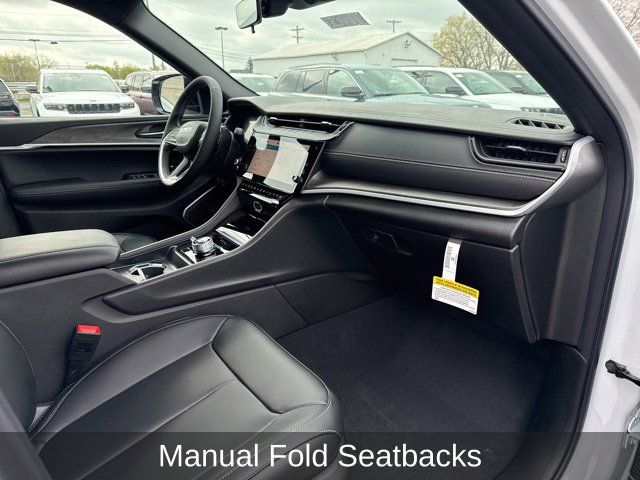 Used 2026 Jeep Grand Cherokee L Limited AWD/4WD image 38