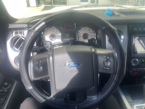 Used 2013 Ford Expedition Limited image 3