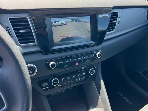 Used 2019 Kia Niro LX FWD image 22