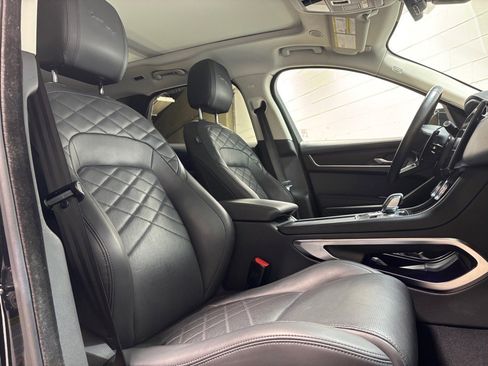 Used 2023 Jaguar F-PACE S image 31