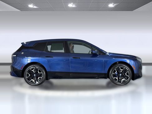 Used 2024 BMW iX xDrive50 w/ Premium Package AWD/4WD image 7