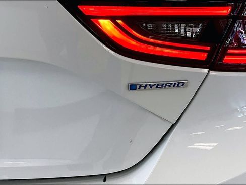 Used 2019 Honda Insight EX image 9