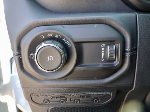 New 2026 Jeep Wrangler Unlimited Sahara AWD/4WD image 29