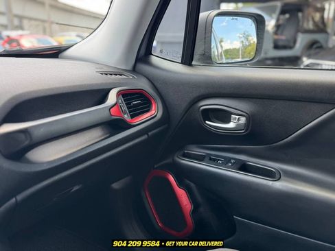 Used 2017 Jeep Renegade Trailhawk AWD/4WD image 20