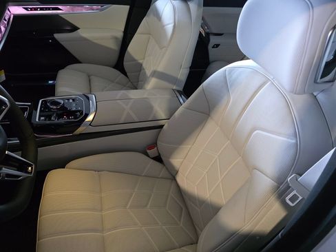 New 2026 BMW 740i xDrive w/ Executive Package AWD/4WD image 9