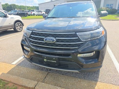 Used 2021 Ford Explorer XLT w/ Equipment Group 202A RWD image 5