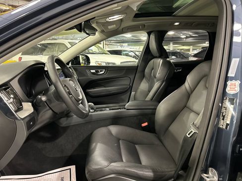 Certified 2025 Volvo XC60 B5 Plus AWD/4WD image 10