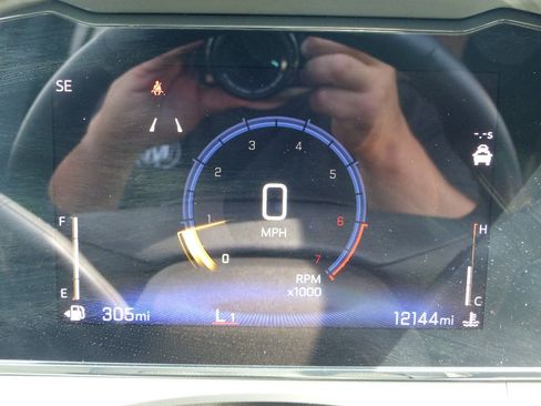 Used 2025 Chevrolet Trax LT w/ LT Convenience Package FWD image 41