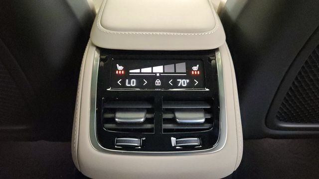 New 2026 Volvo XC90 T8 Plus w/ Protection Package Premier AWD/4WD image 32