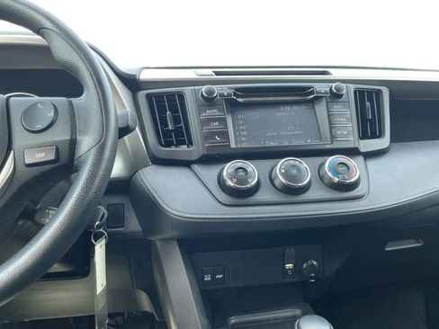 Used 2016 Toyota RAV4 LE AWD/4WD image 11