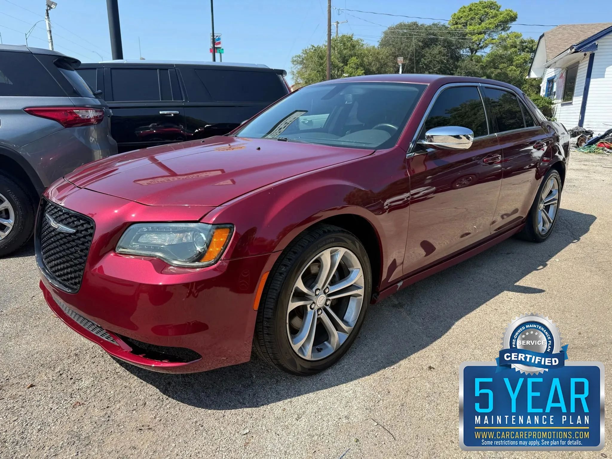 Used 2020 Chrysler 300 Touring w/ Chrome Appearance Package RWD image 1