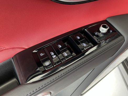 Used 2023 Maserati Grecale Modena AWD/4WD image 16