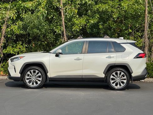 Used 2021 Toyota RAV4 Limited AWD/4WD image 3