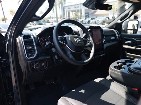 Used 2025 RAM 2500 Big Horn AWD/4WD image 16