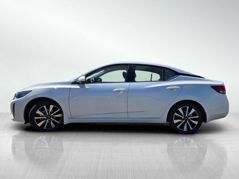 Used 2025 Nissan Sentra SV w/ SV Premium Package FWD image 10
