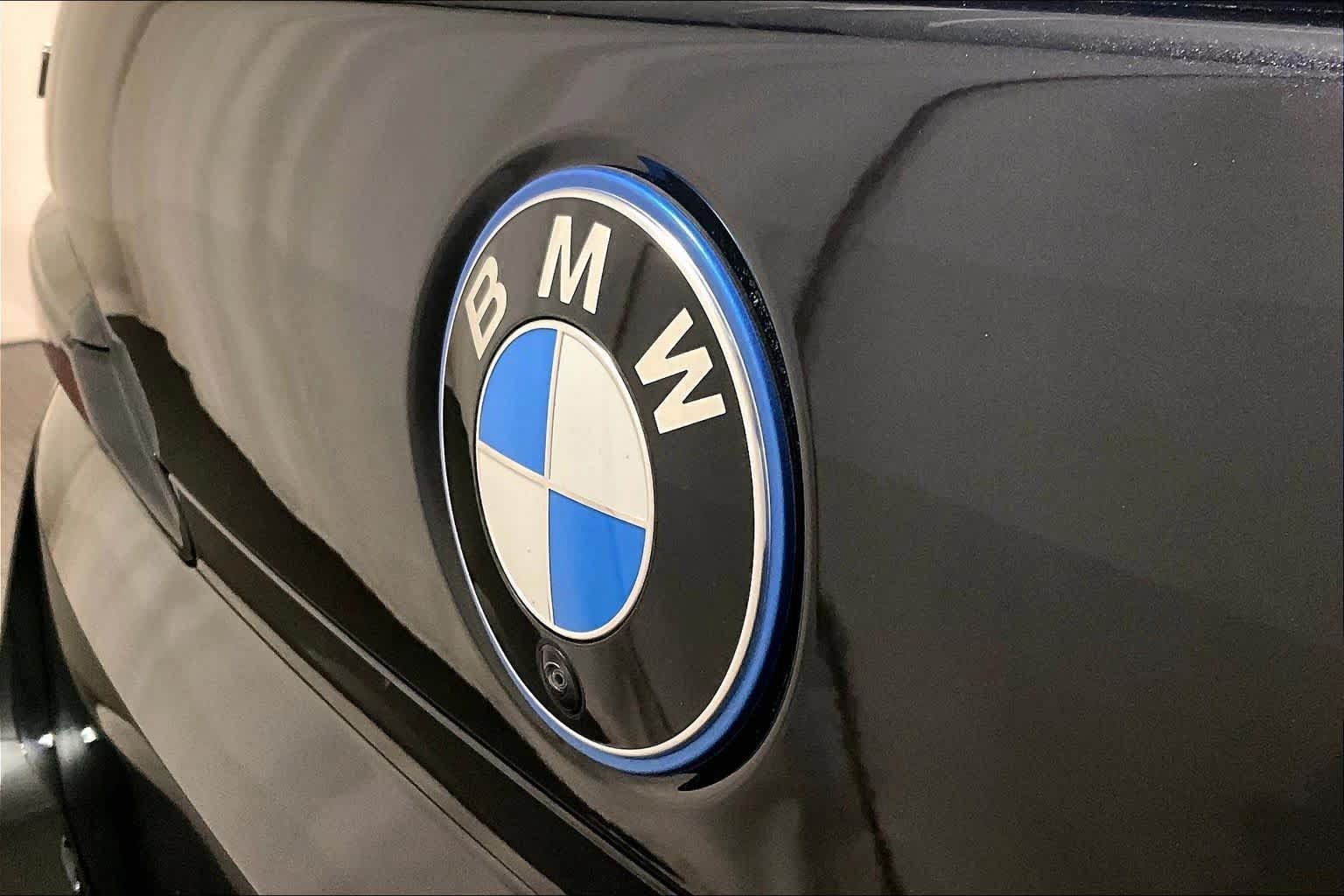 Used 2023 BMW i7 xDrive60 AWD/4WD image 32