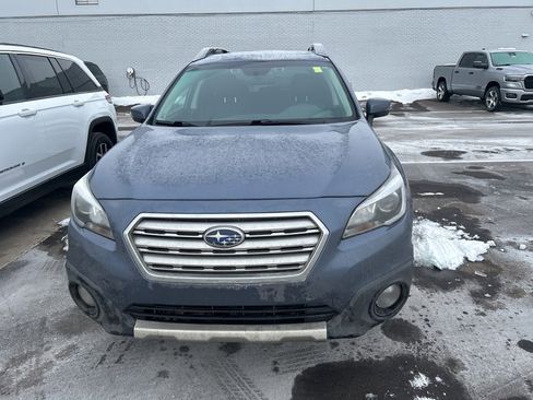 Used 2016 Subaru Outback 2.5i Limited image 2