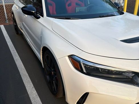 Used 2025 Honda Civic Type R image 3