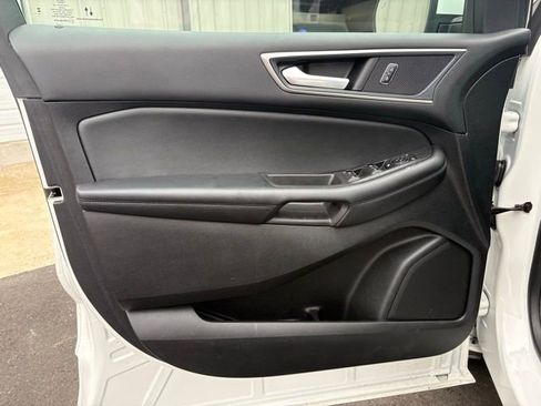 Used 2024 Ford Edge SEL w/ Convenience Package image 9