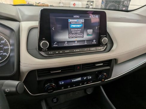 Used 2024 Nissan Rogue SV FWD image 12