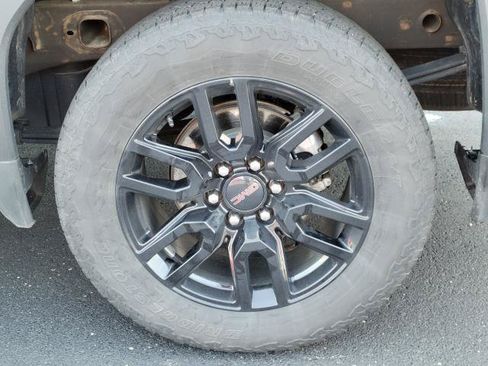 Used 2024 GMC Sierra 1500 Elevation AWD/4WD image 5