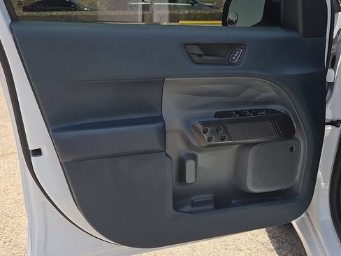 Used 2025 Ford Maverick Lobo AWD/4WD image 17