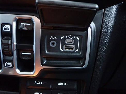 Used 2018 Jeep Wrangler Unlimited Sport S image 20