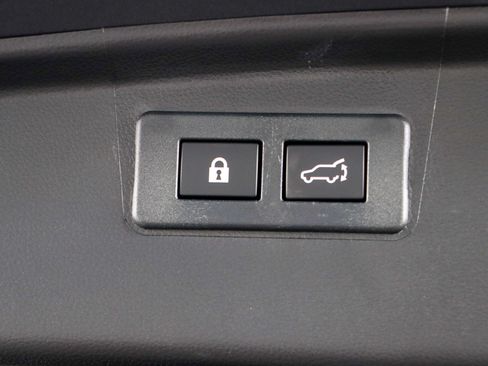 Used 2024 Subaru Outback Premium AWD/4WD image 30