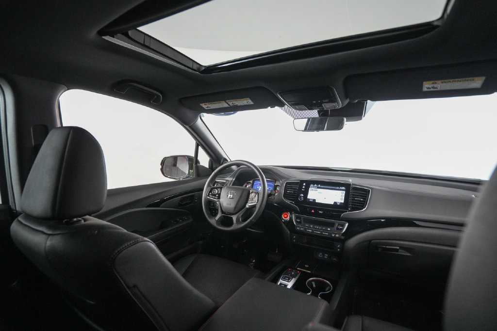 Used 2025 Honda Passport Black Edition image 16