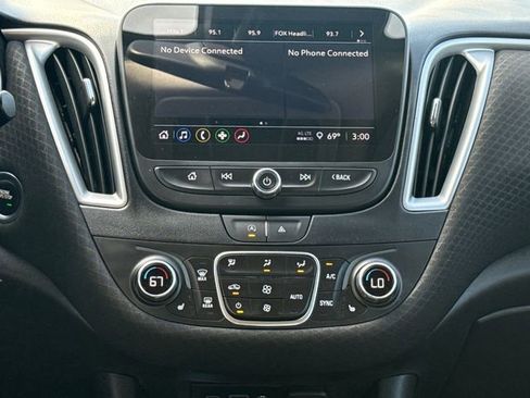 Used 2023 Chevrolet Malibu LT FWD image 12
