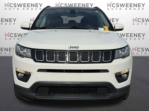 Used 2018 Jeep Compass Latitude w/ Cold Weather Group AWD/4WD image 15