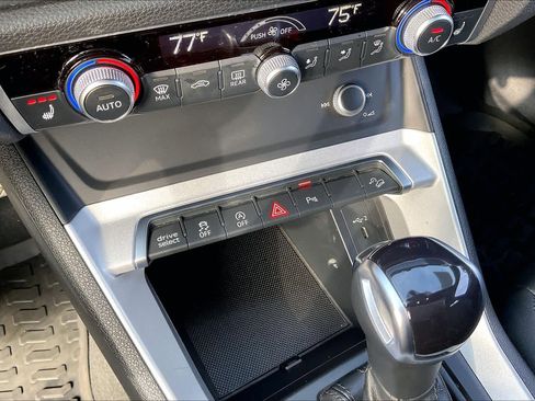 Used 2022 Audi Q3 2.0T Premium image 35