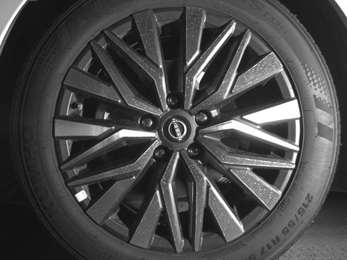 Used 2025 Nissan Altima 2.5 SV image 12