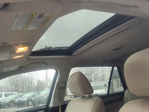 Used 2015 Subaru Outback 2.5i Premium image 14