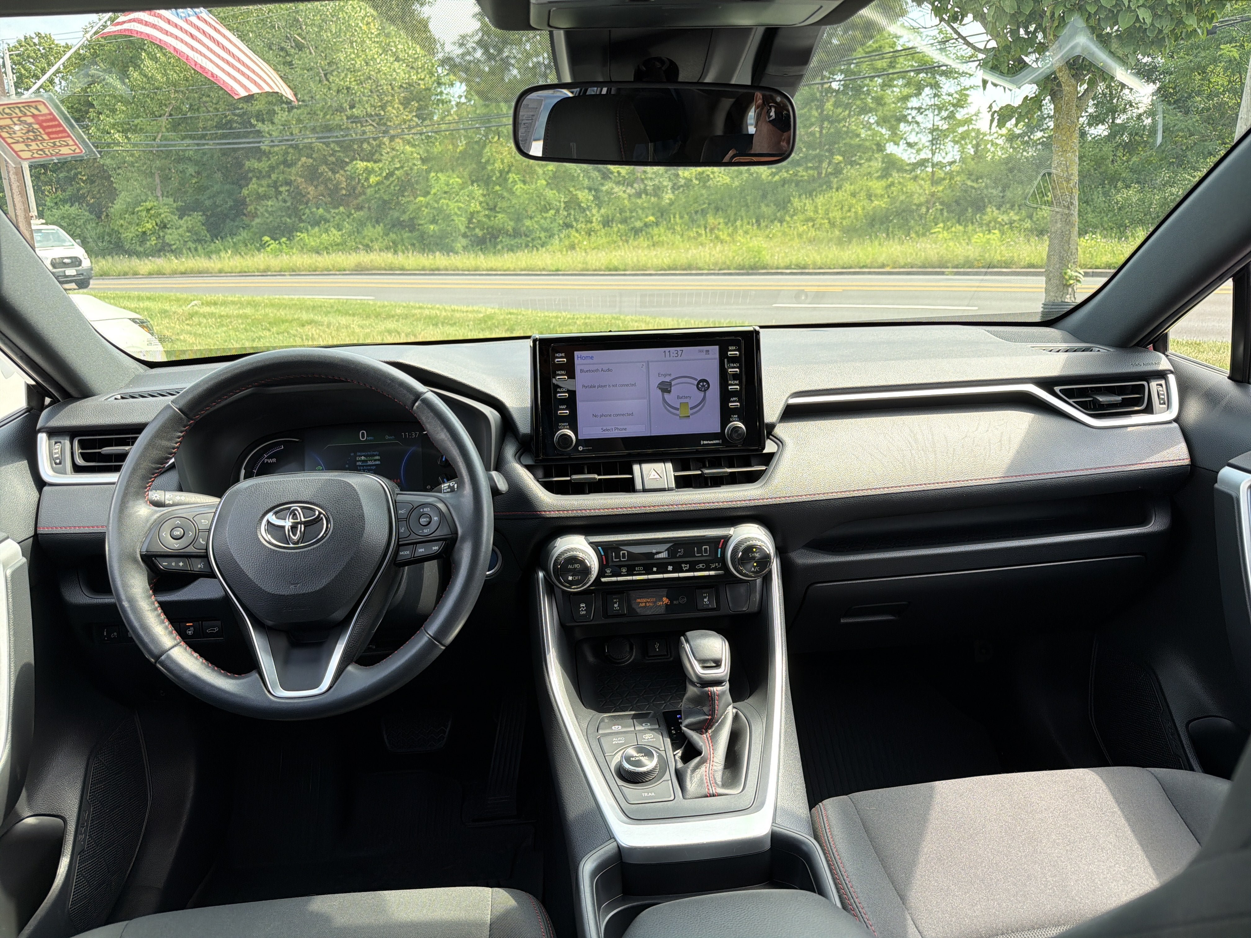 Used 2021 Toyota RAV4 SE w/ Weather & Moonroof Package AWD/4WD image 12