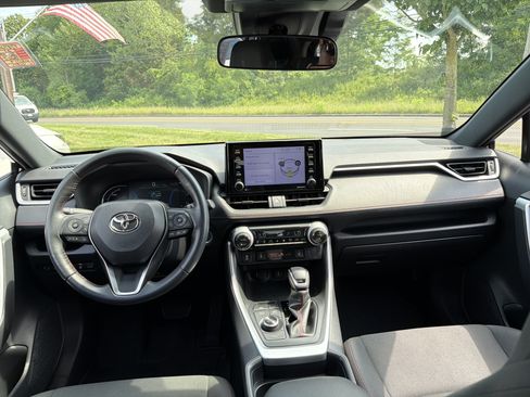 Used 2021 Toyota RAV4 SE w/ Weather & Moonroof Package AWD/4WD image 12