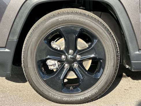 Used 2021 Jeep Compass Latitude image 26