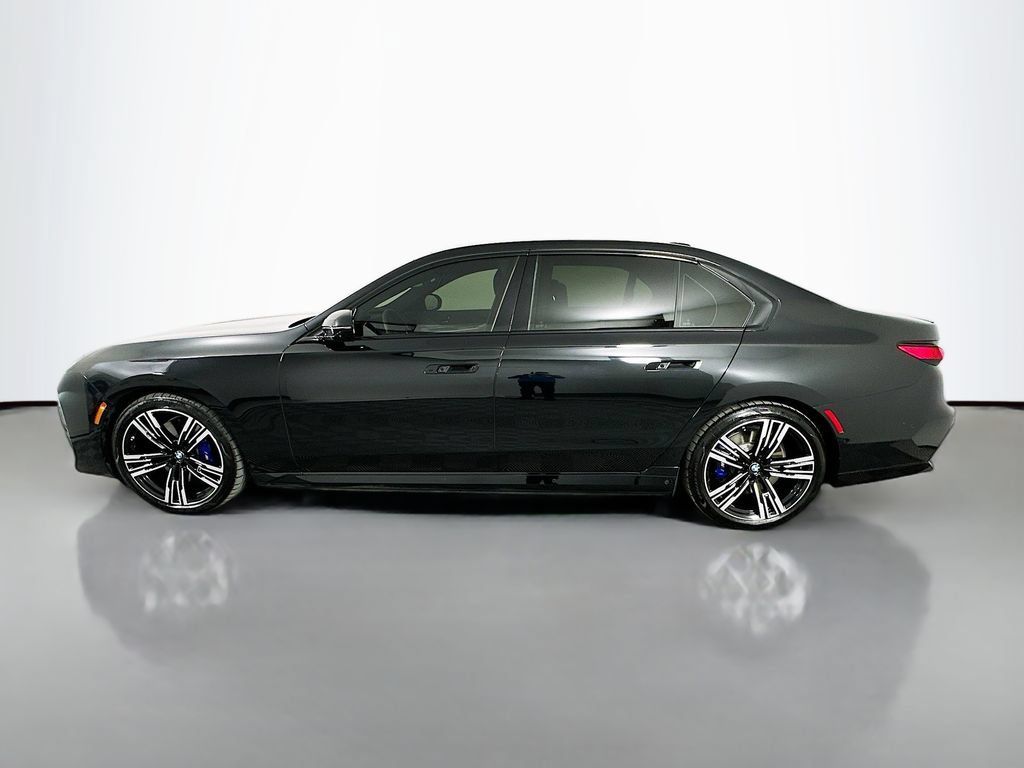 Used 2025 BMW i7 xDrive60 w/ Executive Package AWD/4WD image 8