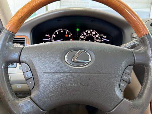 Used 2005 Lexus LS 430 RWD image 27