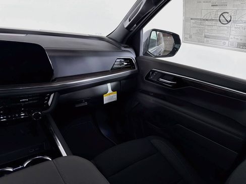 New 2026 Chevrolet Suburban LS w/ Max Trailering Package AWD/4WD image 19