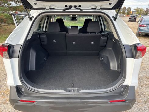 Used 2025 Toyota RAV4 LE image 30