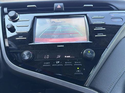 Used 2020 Toyota Camry SE FWD image 20