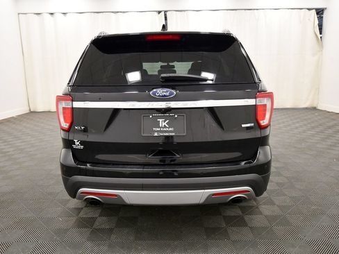 Used 2017 Ford Explorer XLT w/ Equipment Group 202A AWD/4WD image 6