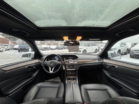 Used 2016 Mercedes-Benz E 350 4MATIC Sedan image 13